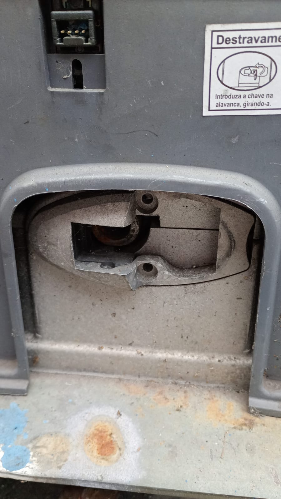 Foto real de atendimento de motor de portão automático