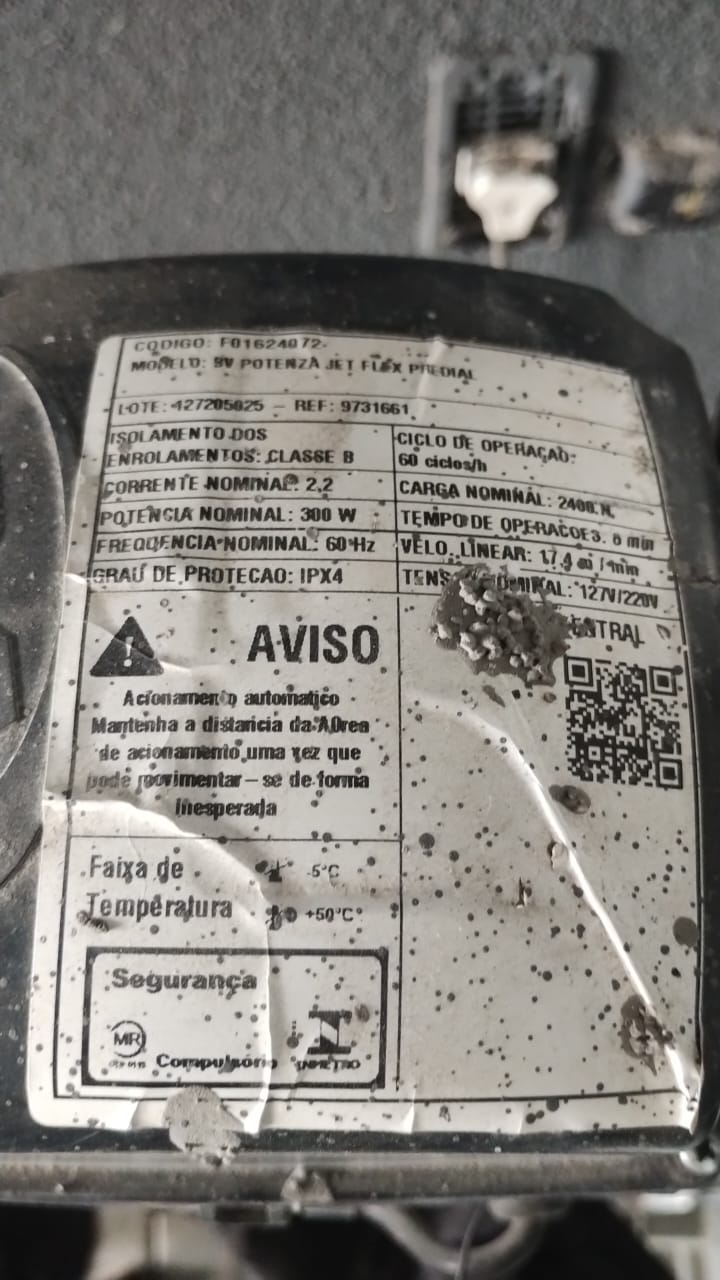 Foto real de atendimento de motor de portão automático
