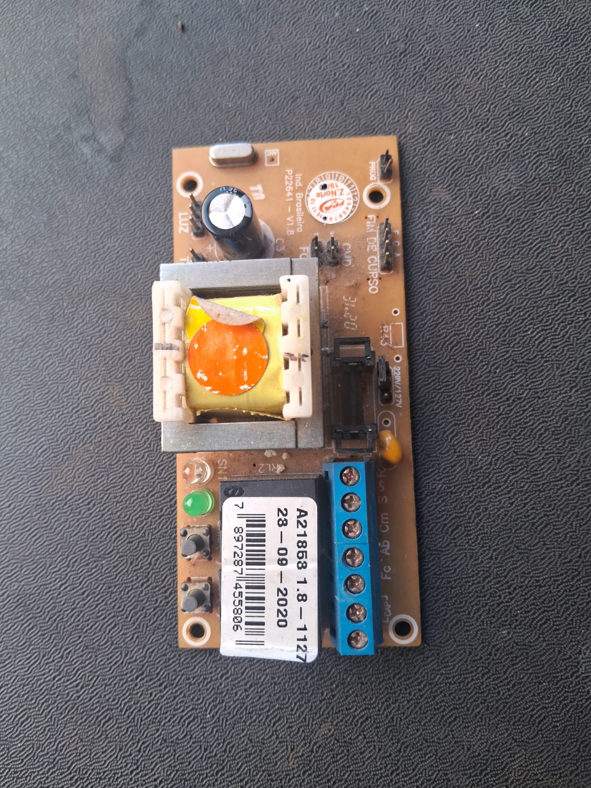 Foto real de atendimento de motor de portão automático