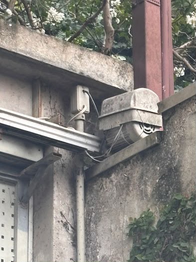 Foto real de atendimento de motor de portão automático