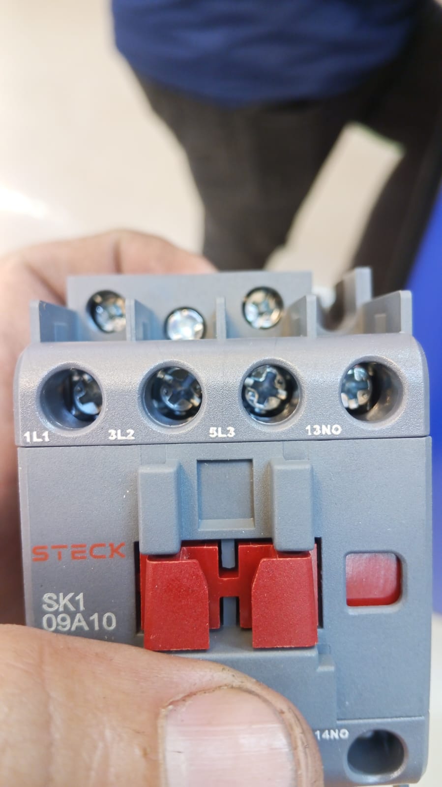 Foto real de atendimento de motor de portão automático