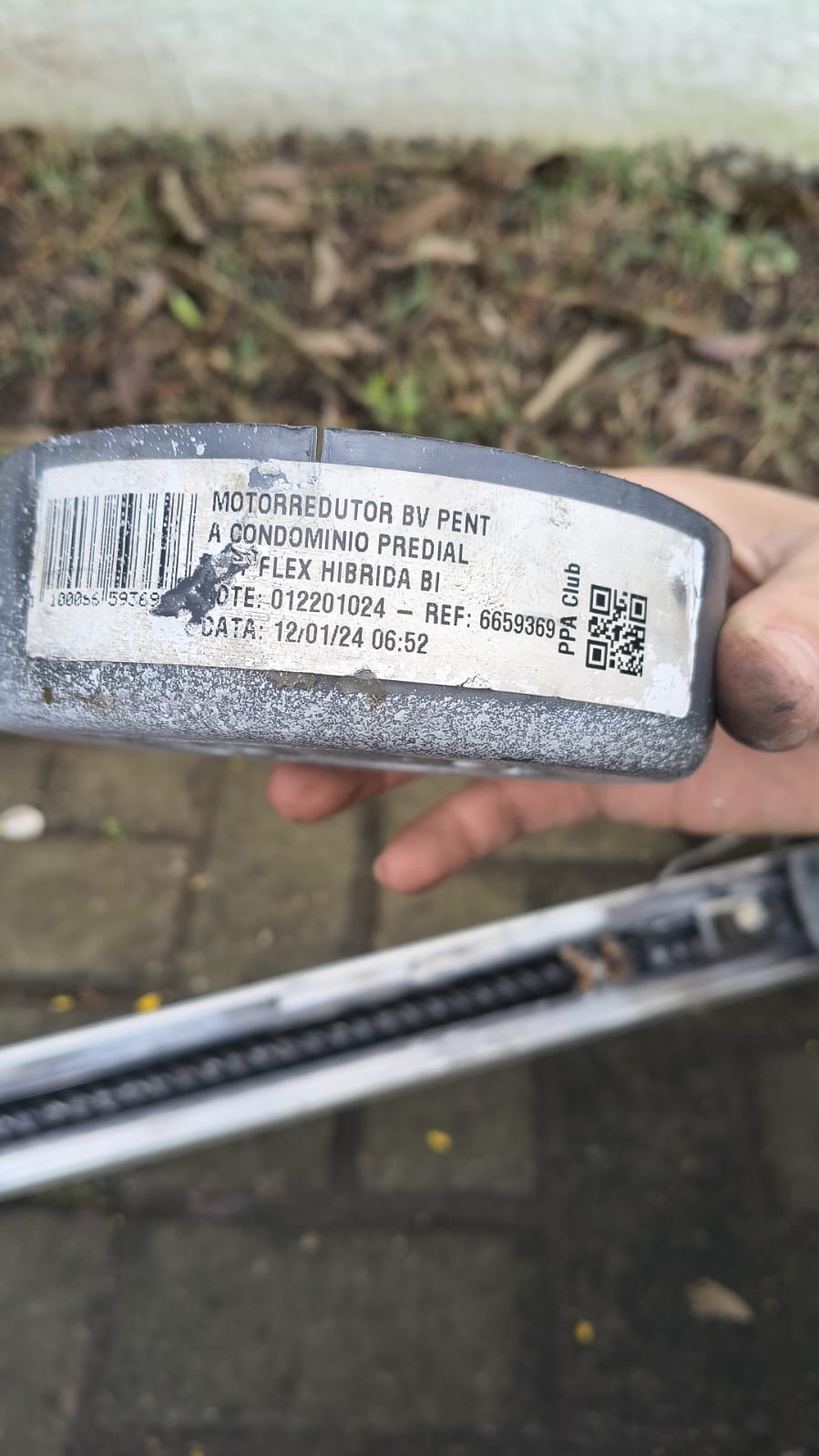Foto real de atendimento de motor de portão automático