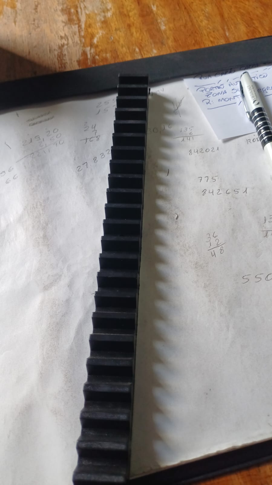 Foto real de atendimento de motor de portão automático