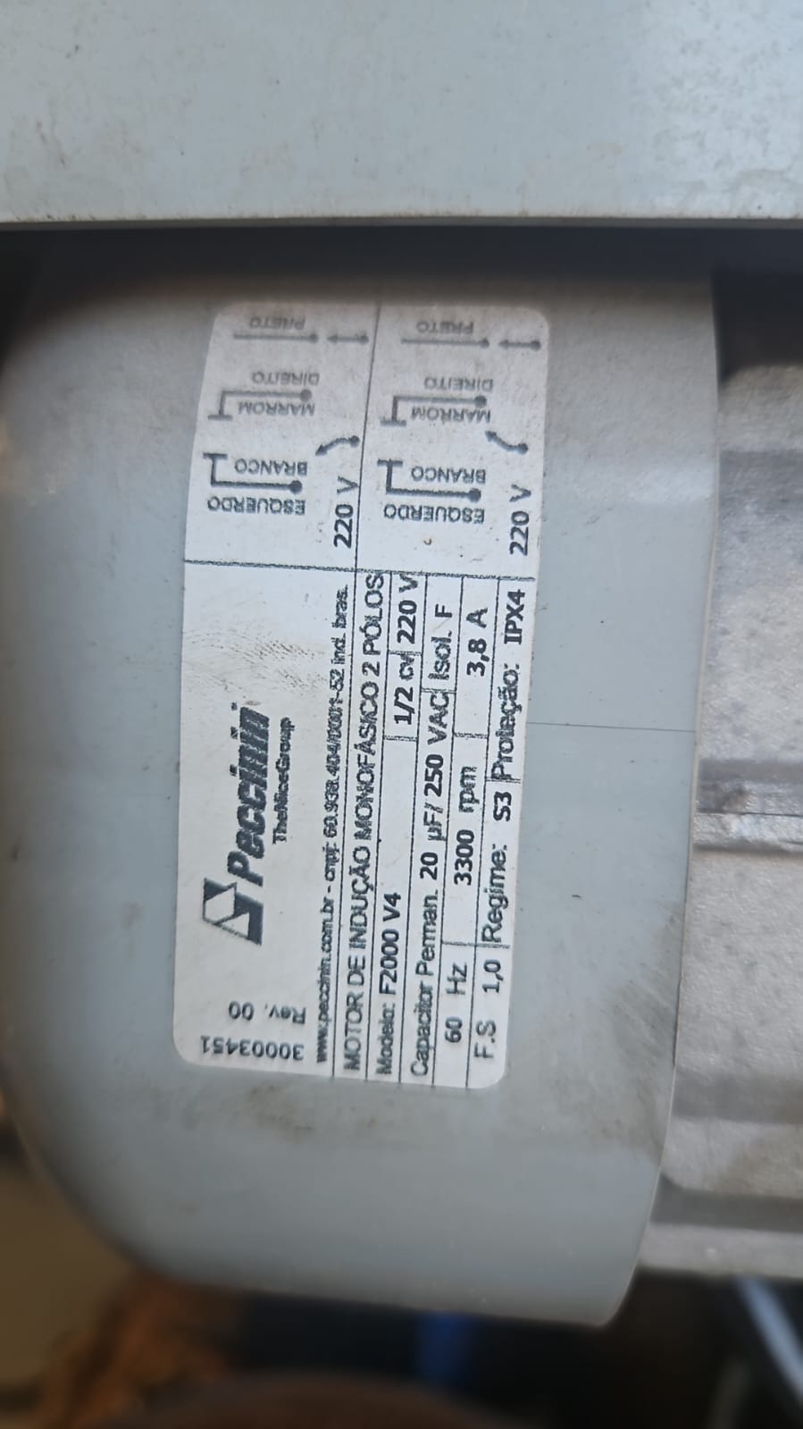Foto real de atendimento de motor de portão automático