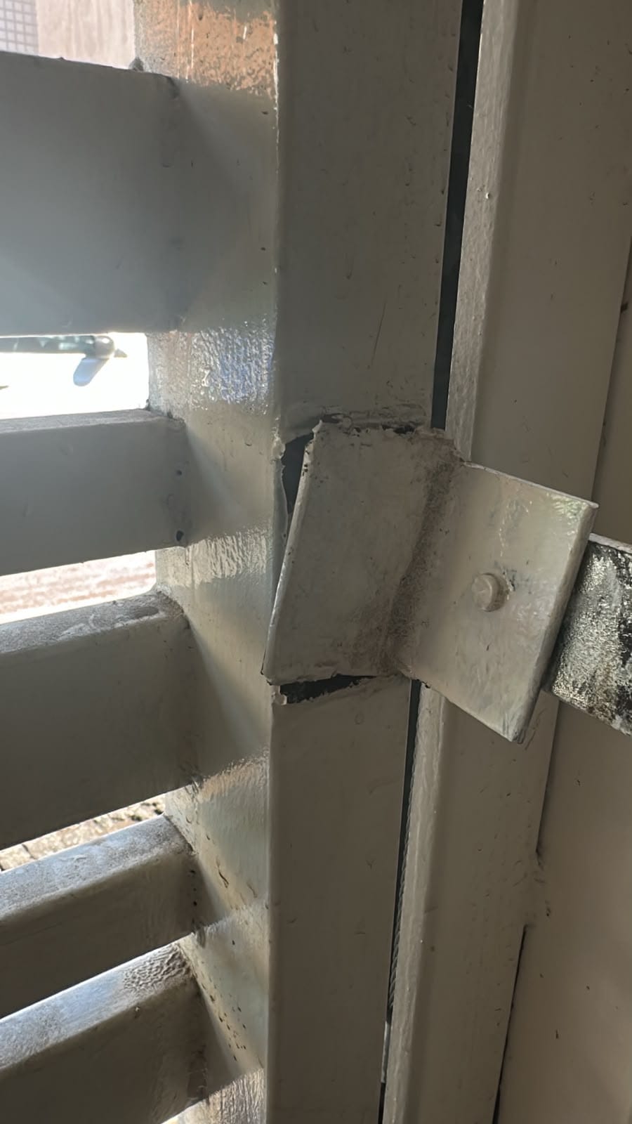 Foto real de atendimento de motor de portão automático