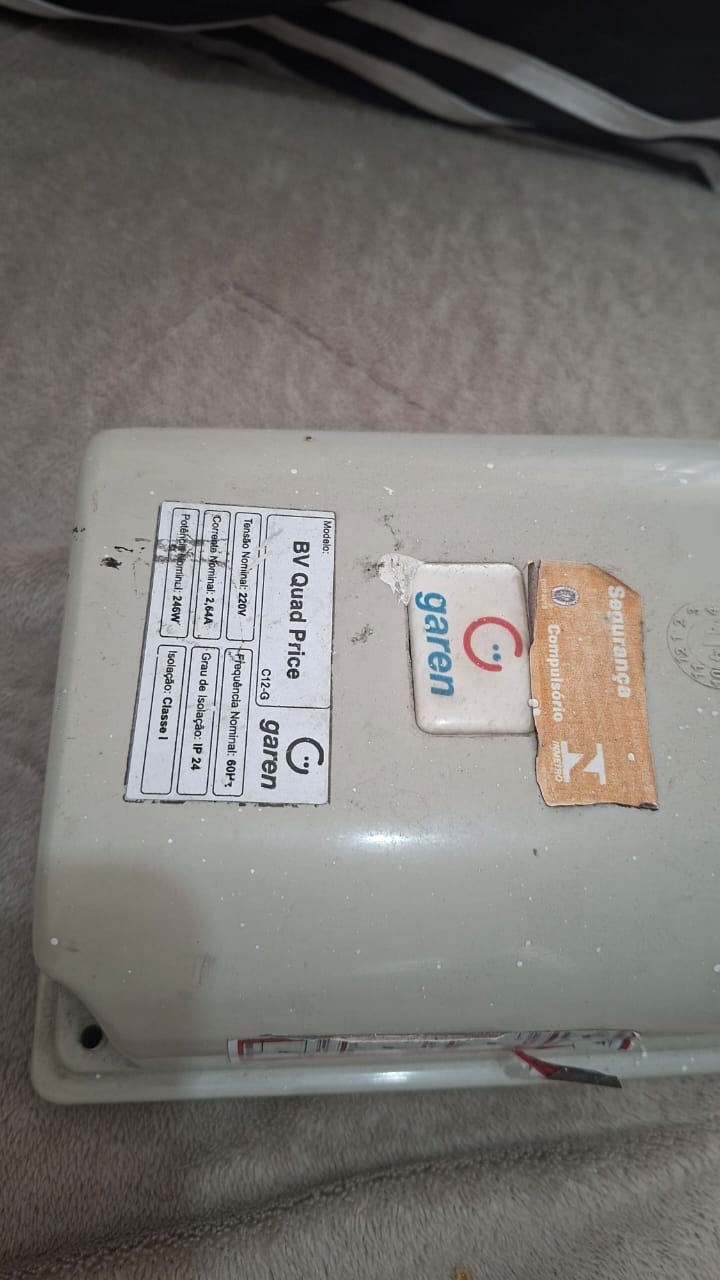 Foto real de atendimento de motor de portão automático