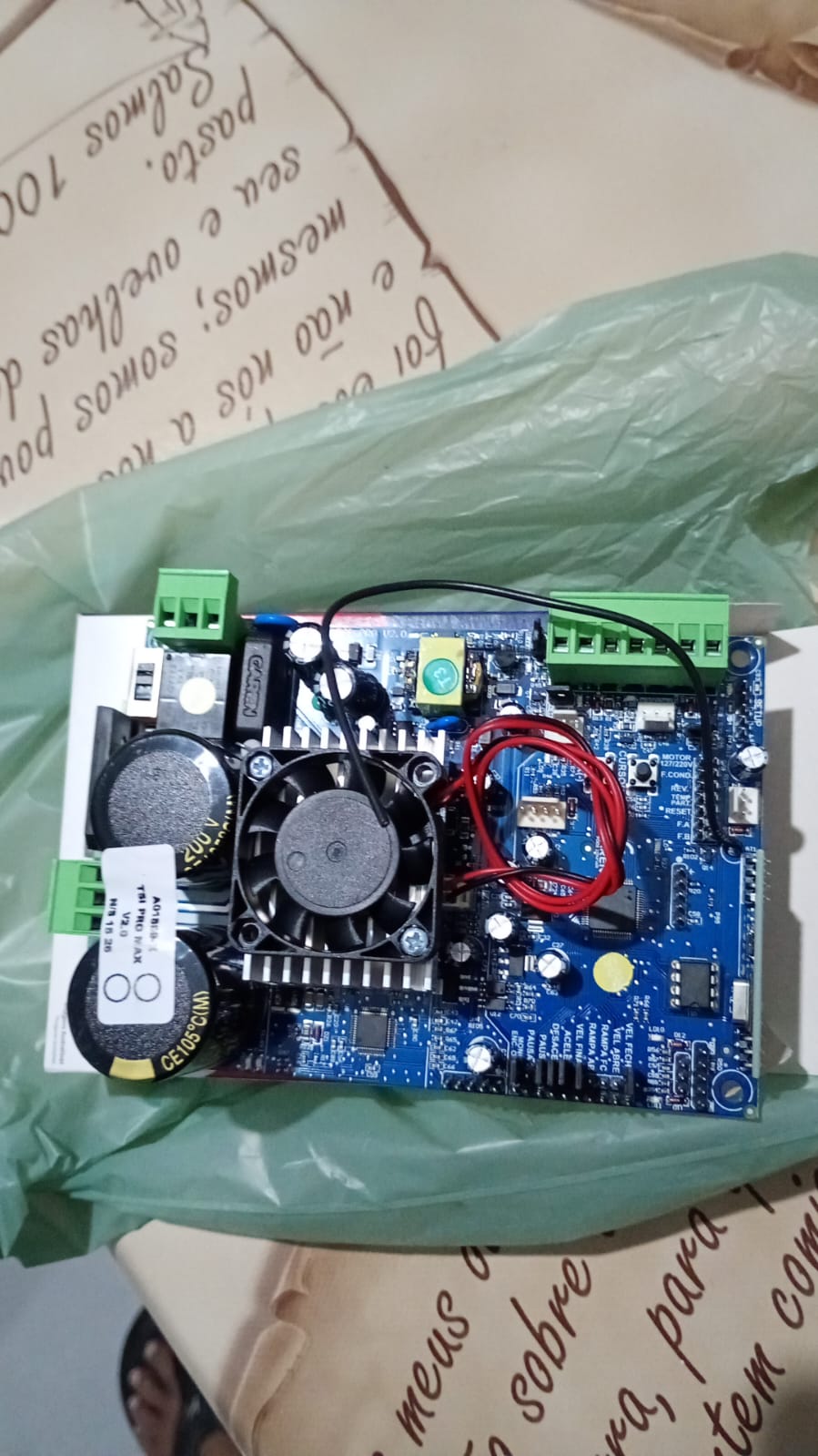 Foto real de atendimento de motor de portão automático