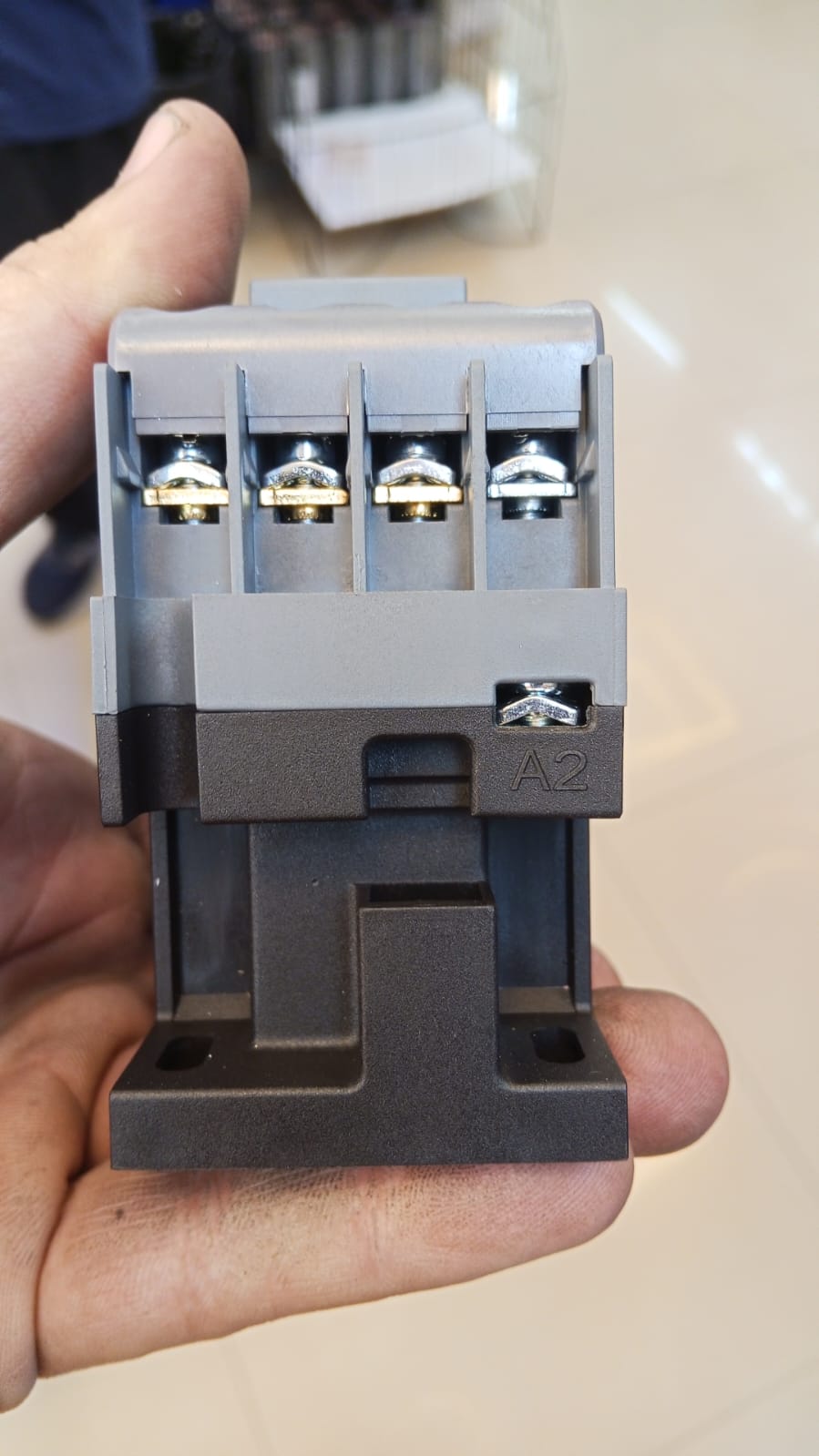 Foto real de atendimento de motor de portão automático