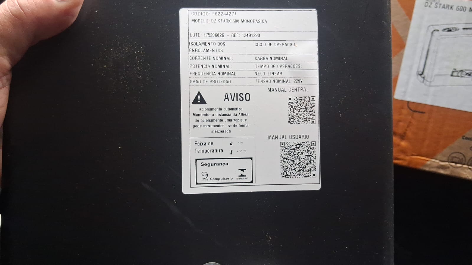 Foto real de atendimento de motor de portão automático