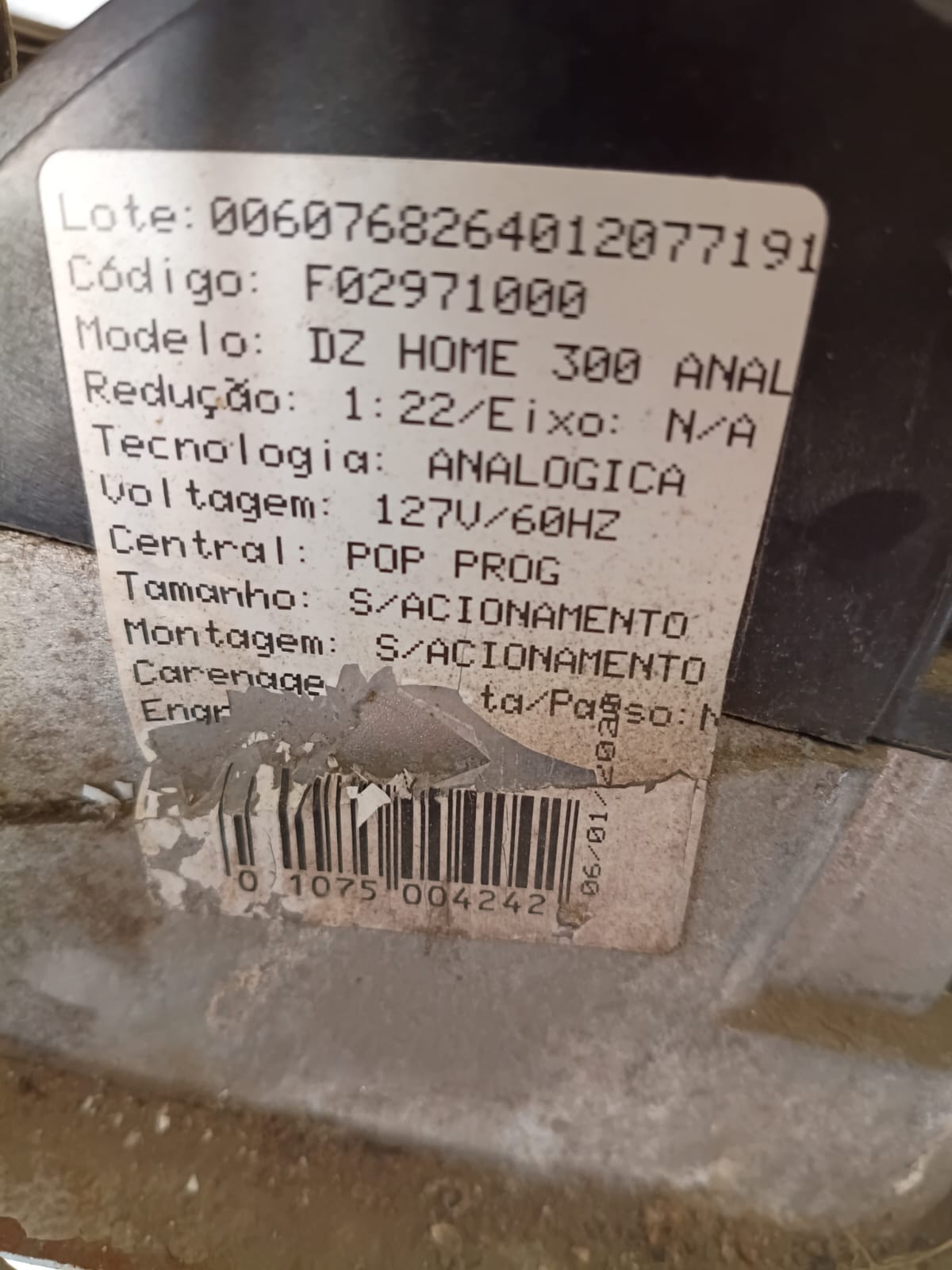 Foto real de atendimento de motor de portão automático