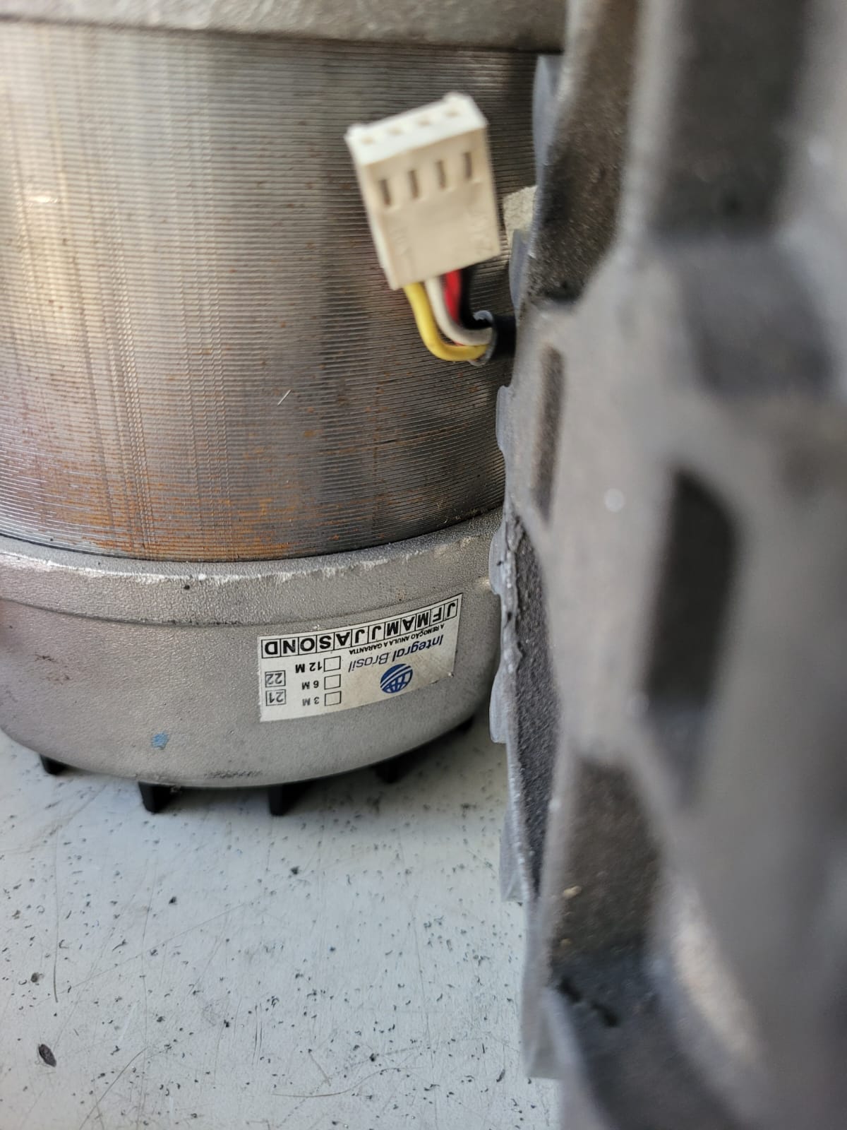 Foto real de atendimento de motor de portão automático