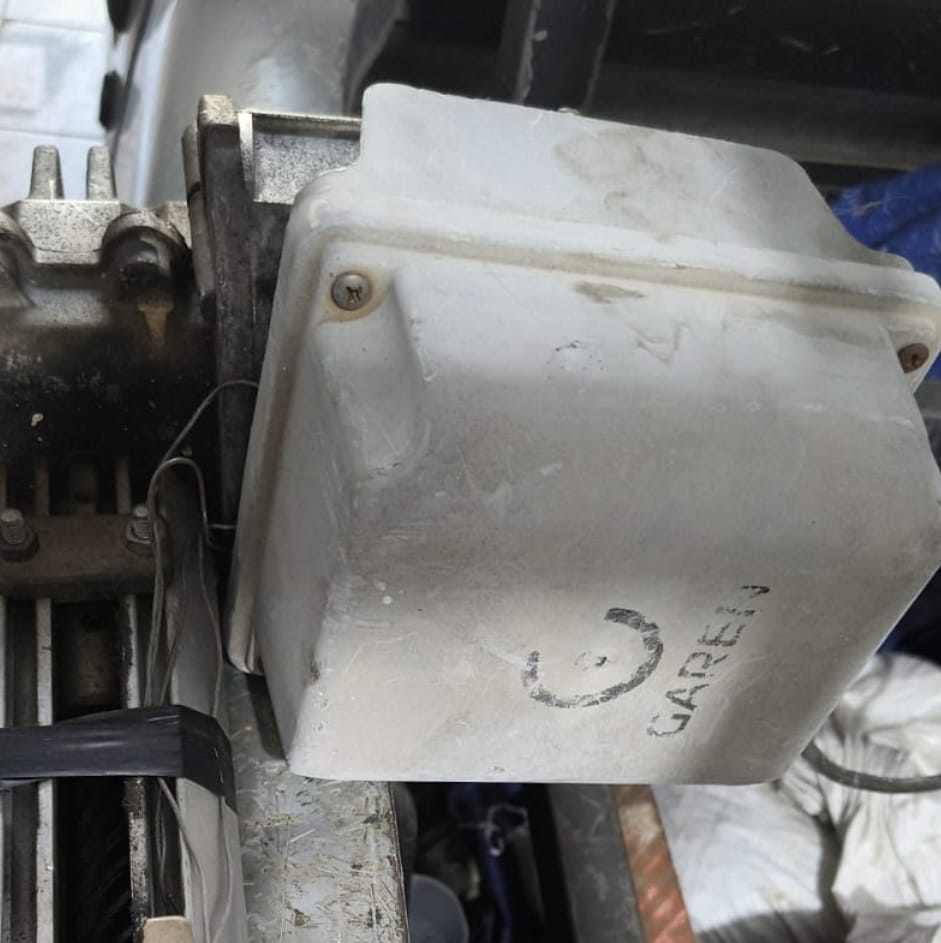 Foto real de atendimento de motor de portão automático