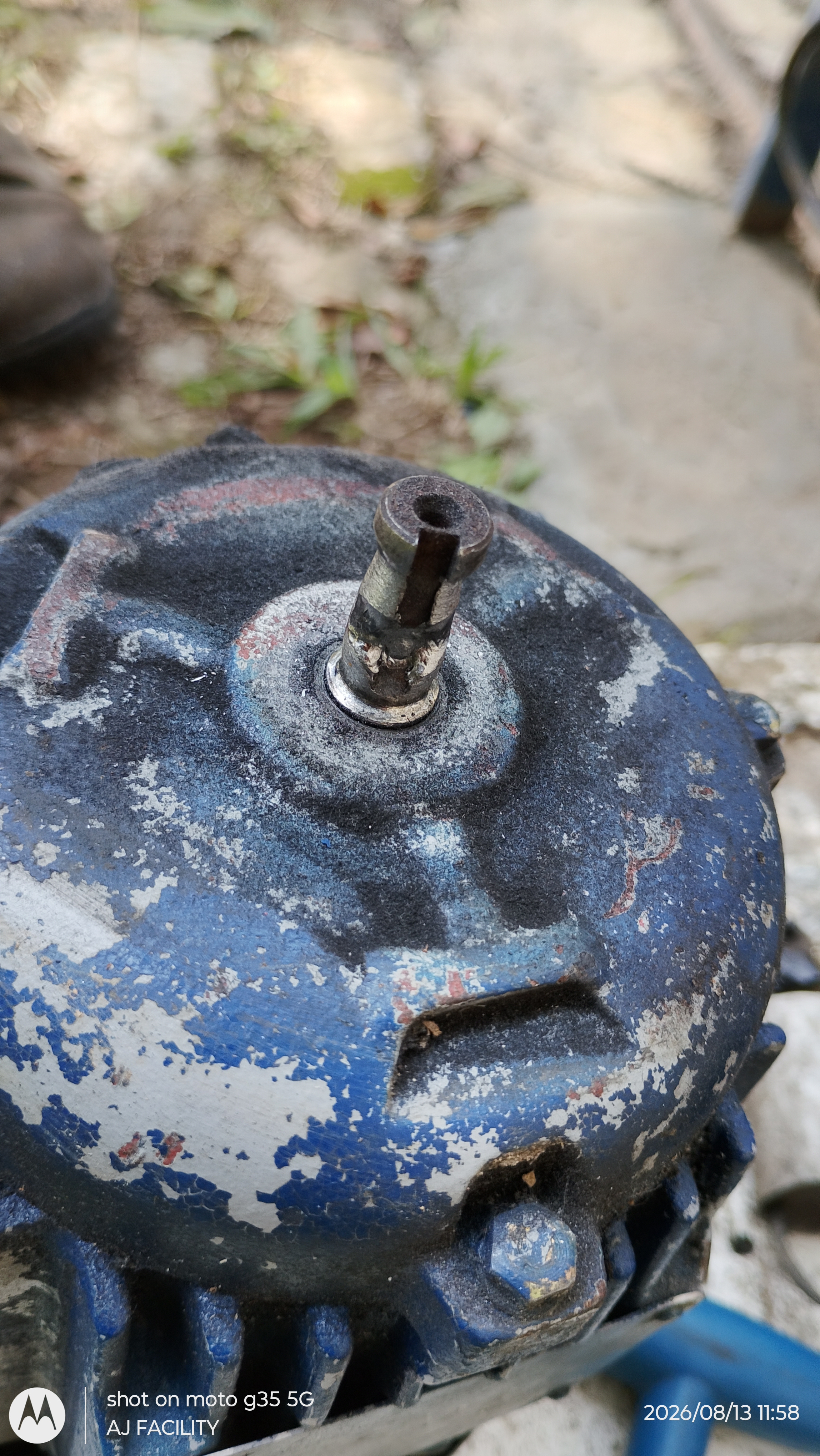 Foto real de atendimento de motor de portão automático