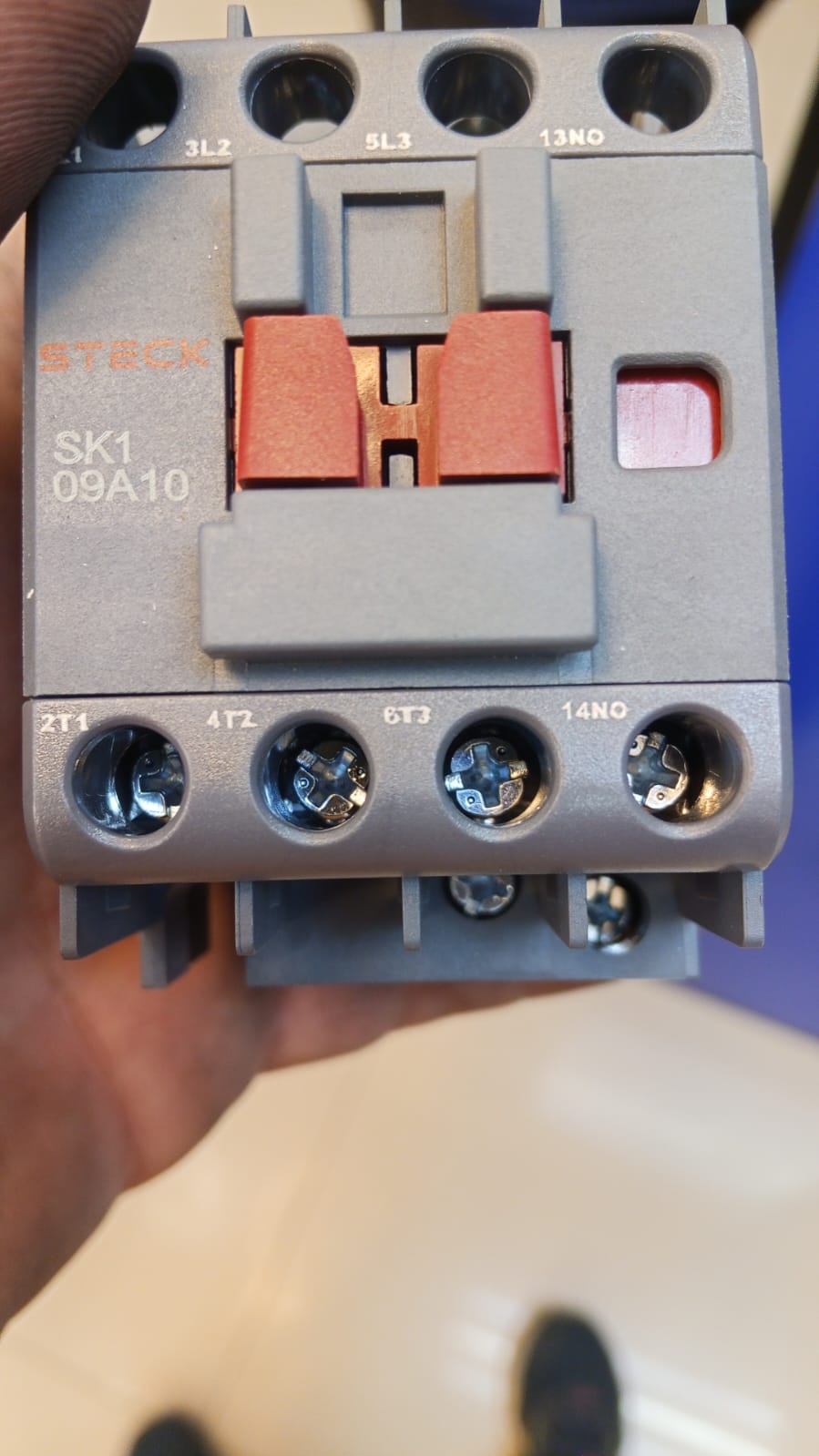 Foto real de atendimento de motor de portão automático